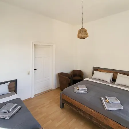 Haus Felsenpost Apartment *
