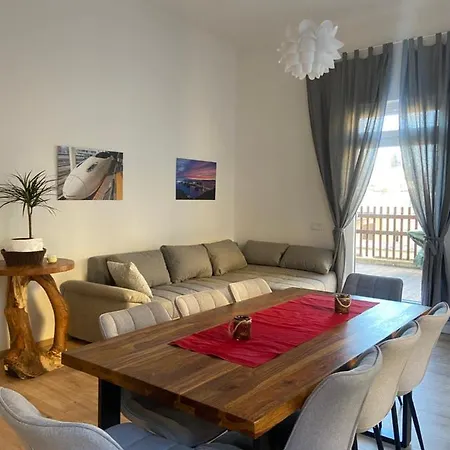 Haus Felsenpost Apartment *